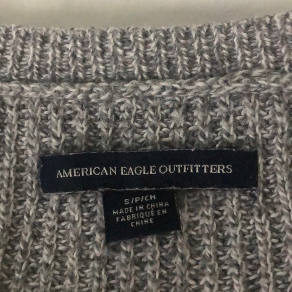 American Eagle Outfitters V-Neck Grey Sweater - Picture 3 of 6